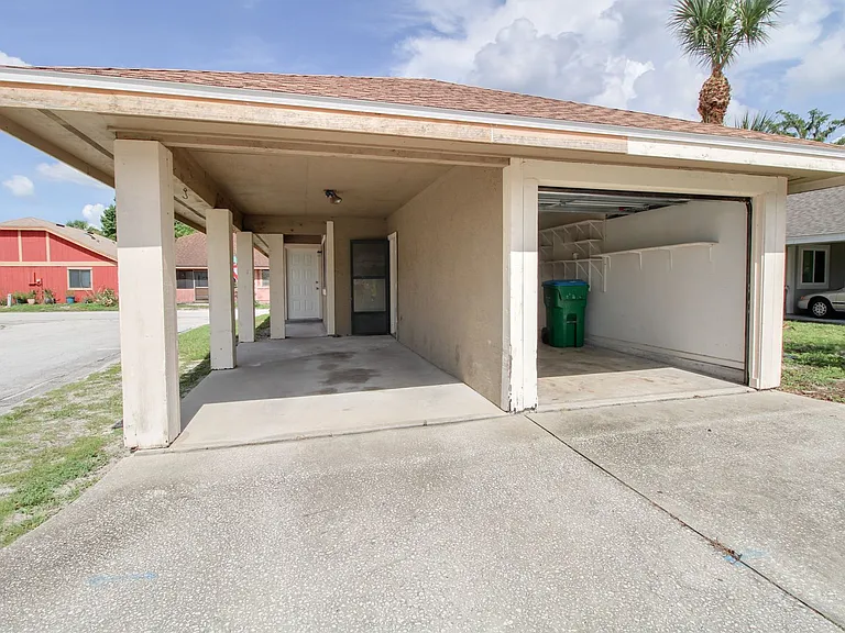 754 Forest St — Photo 2