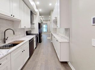 670 N Clark St #4N, Chicago, IL 60654