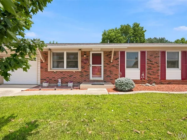 3242 Ipswich Ln, Saint Charles, MO 63301