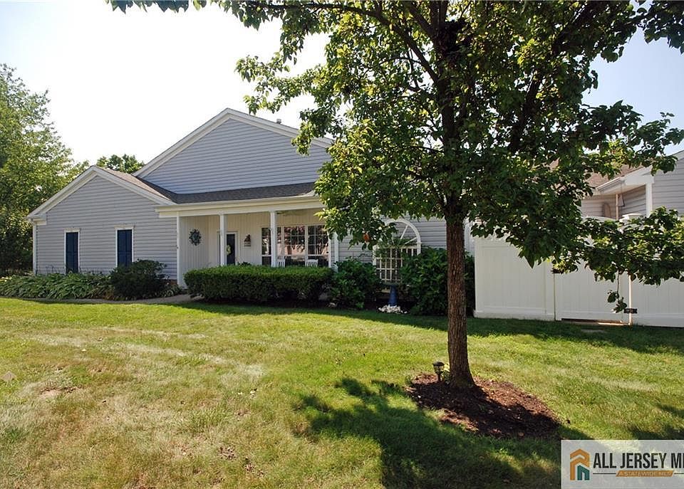 1st image of 654 Bluebird Dr