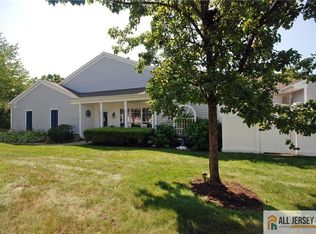 654 Bluebird Dr, Monroe Township, NJ 08831