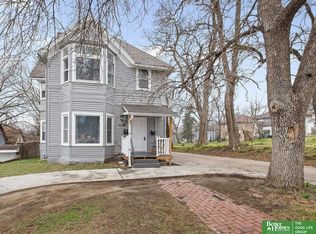 1112 N 40th St, Omaha, NE 68131