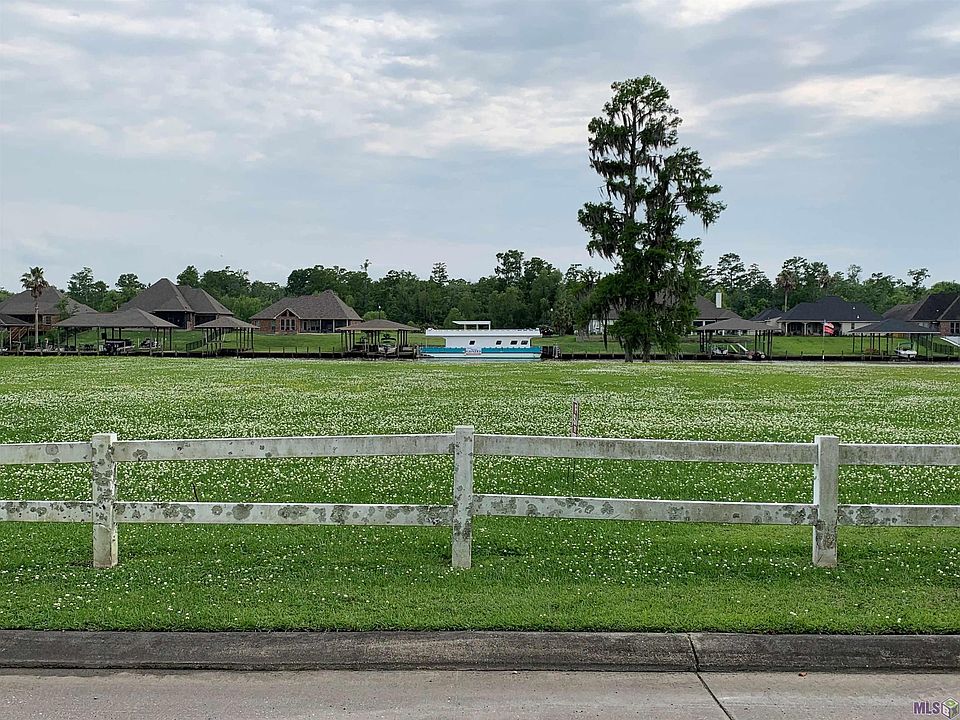 2nd image of Home Port Dr