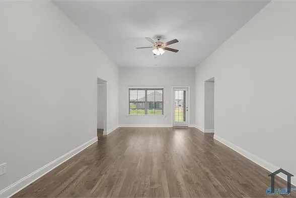 225 Alonzo Toney Dr — Photo 4