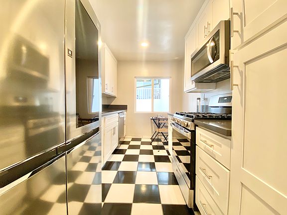 2nd image of 8231 De Longpre Ave APT 7