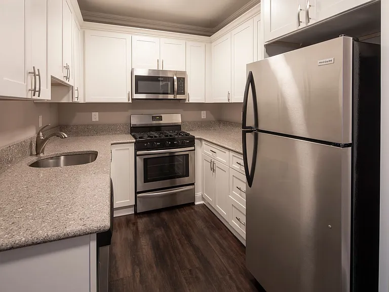 30 Euclid Ave — Photo 28