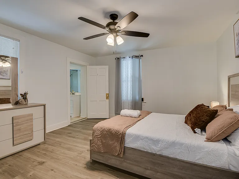 714 Hickman Rd — Photo 19
