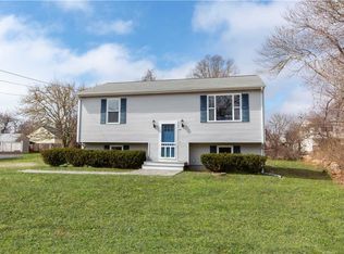 27 Hoxsie Ave, Charlestown, RI 02813