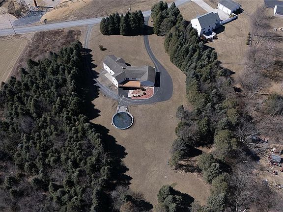 5th image of 818 Fir Dr