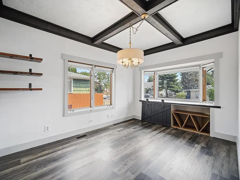 5703 N Regal St — Photo 24