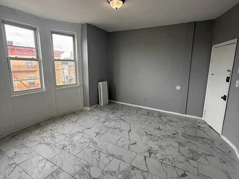 233 Littleton Ave #10 — Photo 6