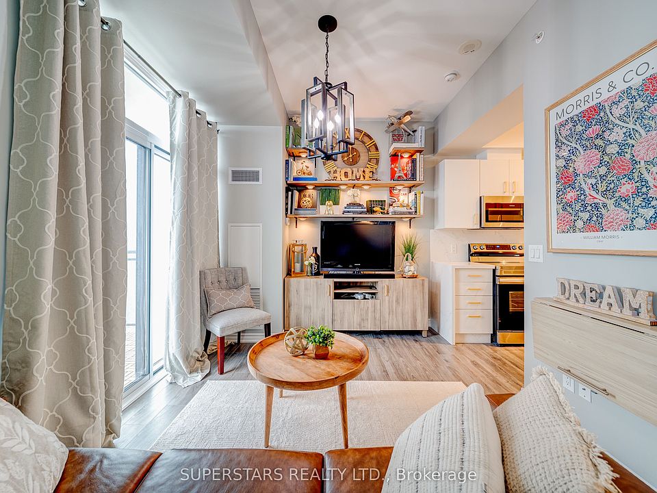 1st image of 11611 Yonge St #525