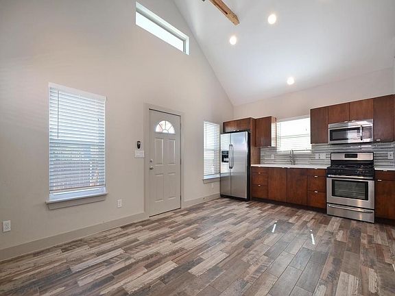 3rd image of 3141 E 12th St APT C