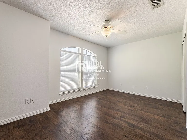 8817 Pocono Dr — Photo 34