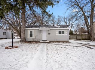 102 Court St, Pontiac, MI