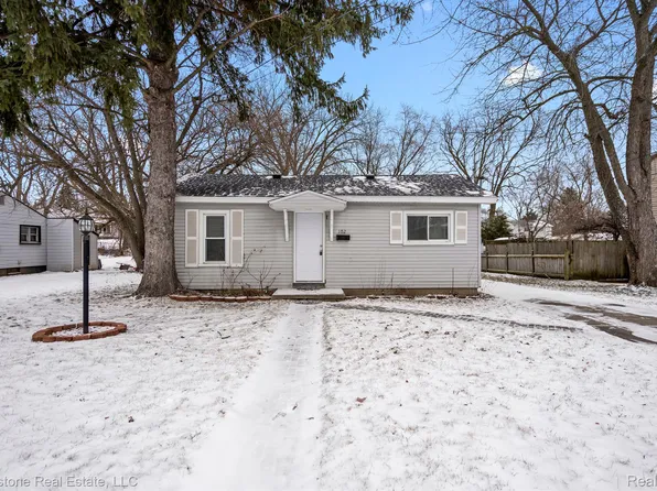 102 Court St, Pontiac, MI 48342