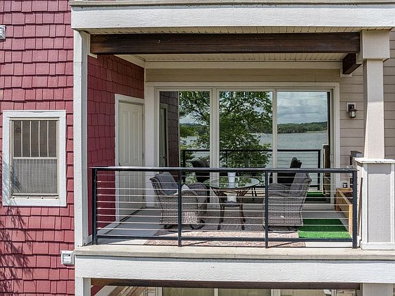 3rd image of 680 E Hiawatha Dr #411