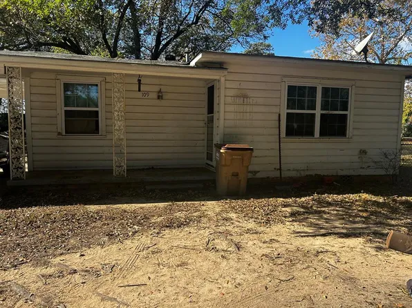 109 E 7th St, Hooks, TX 75561