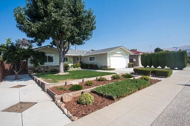 1st image of 2953 Heidi Ct