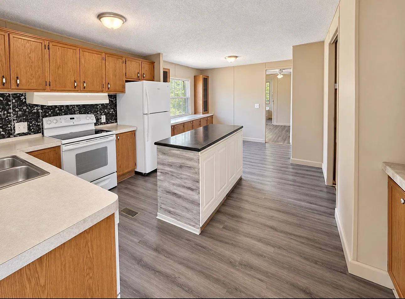 3 bed, $950 — Photo 3