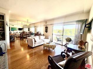 622 S Barrington Ave APT 408, Los Angeles, CA 90049