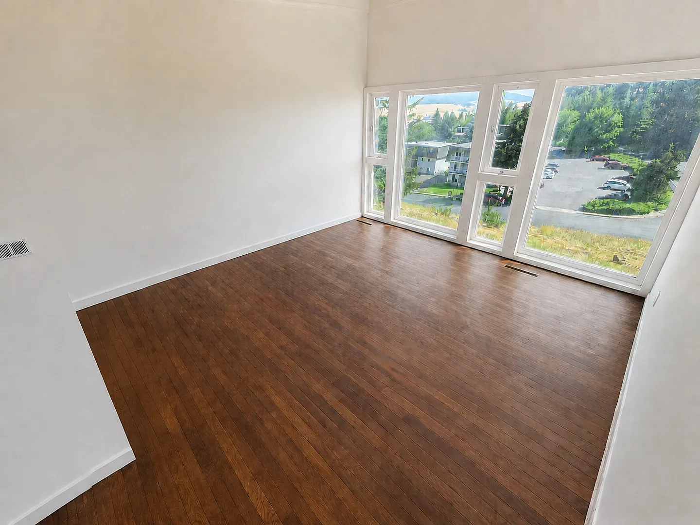 Six Bedroom House Near Campus! — Photo 3