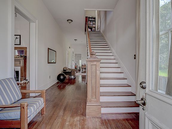 3rd image of 1314 N MARKET Street