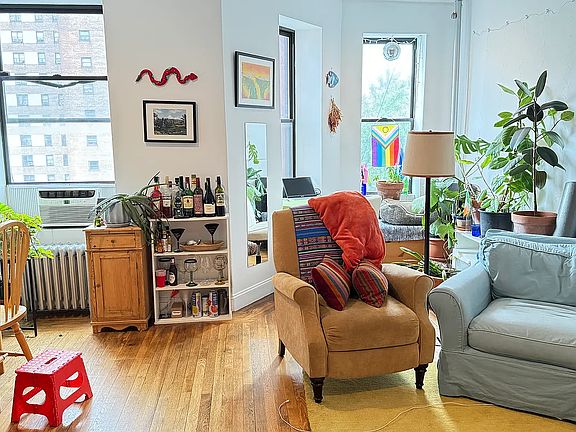 2nd image of 83 W 104th St APT 5
