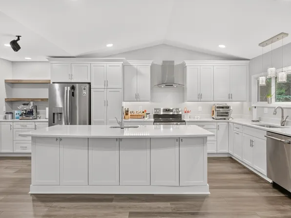 1011 Valley Ln, White House, TN 37188