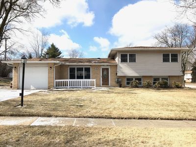 7760 Catalpa Ave, Woodridge, IL, 60517