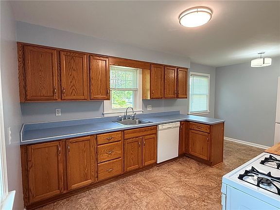 3rd image of 721 Tidball Ave