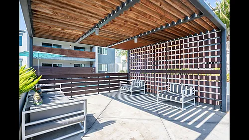 Beverly Plaza Apartments Photo 1