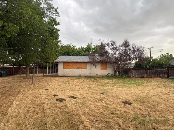883 W Belleview Avenue, Porterville, CA 93257