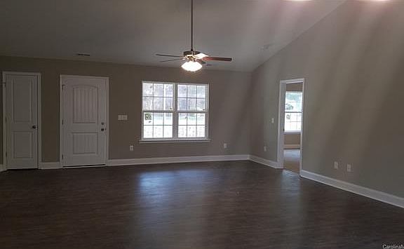 4th image of 828 Idlewild Dr