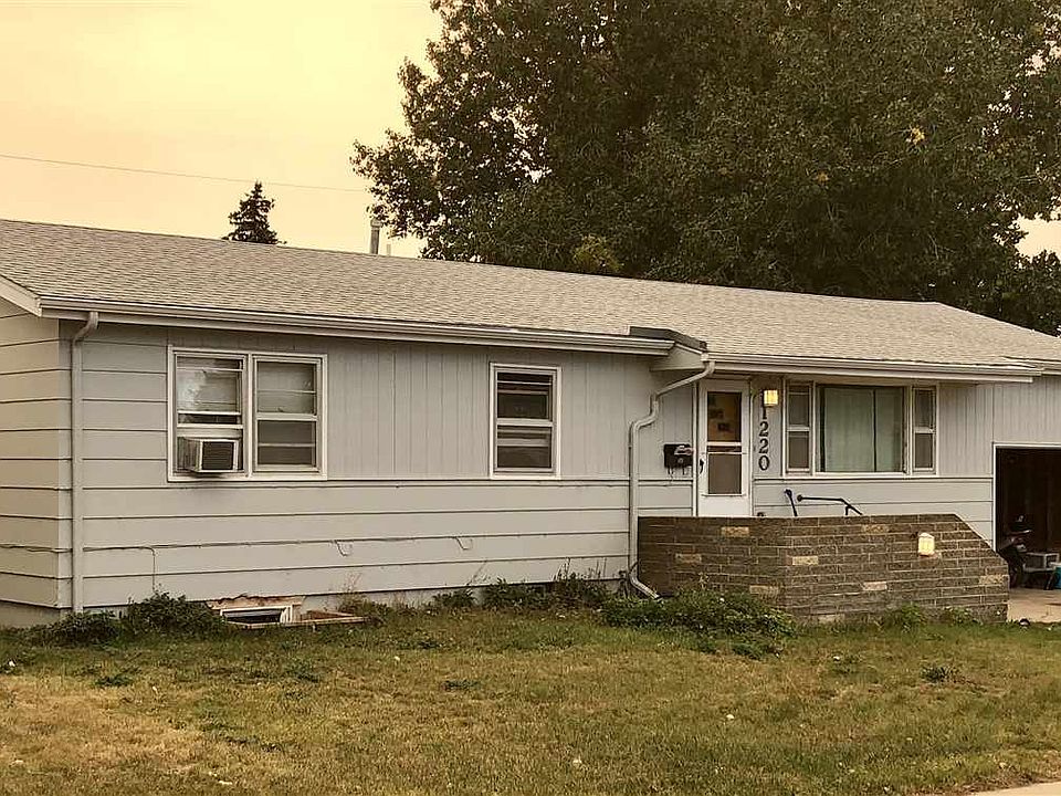 1st image of 1220 Curtis St