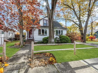 36 Roslyn Street, Islip Terrace, NY, 11752