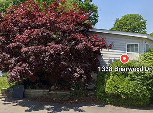 1328 Briarwood Dr, Monroe, MI 48161