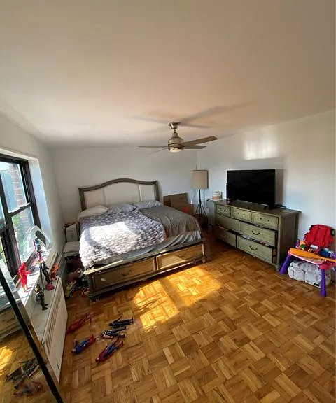 222 N Broadway — Photo 8