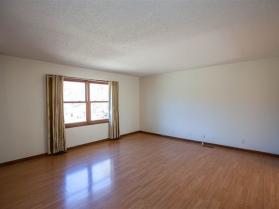 5th image of 1100 Village Dr