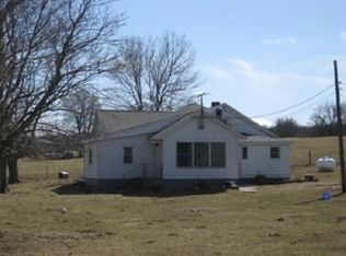 3842 S Daysville Rd, Oregon, IL 61061