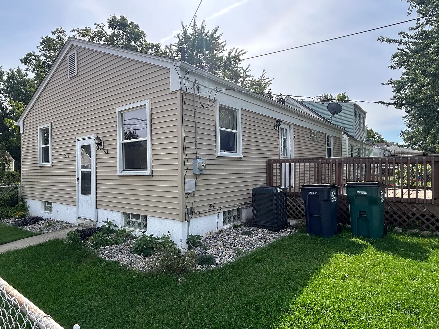 3 bed, 1500 sqft, $2,200 — Photo 3
