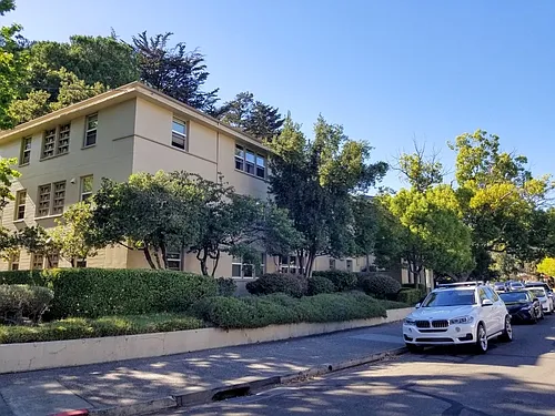 1 Bedroom, 1 Bathroom - Apartment for rent - All utilities included - 2000 p.m at San Anslemo, CA — Photo 1