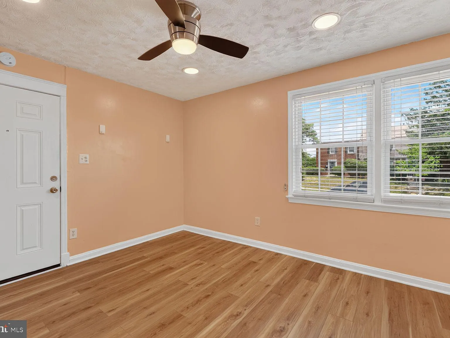 2 bed, 768 sqft, $1,850 — Photo 3