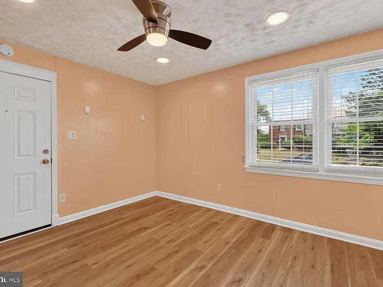 2437 Iverson St — Photo 3