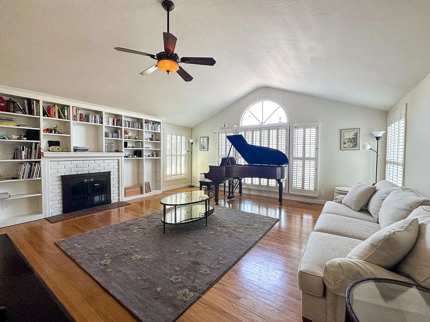 Single-Level Los Gatos Home with Expansive Living Space — Photo 2
