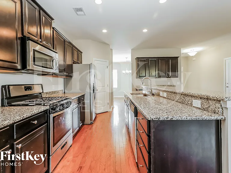 602 Bridgewater Ct — Photo 8