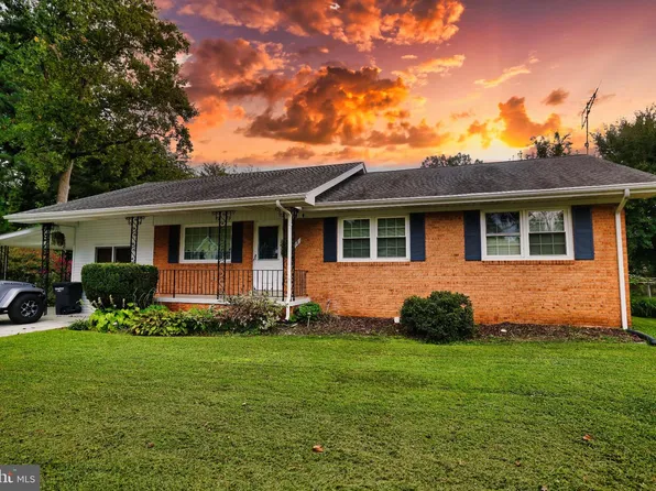 118 12th St, Colonial Beach, VA 22443
