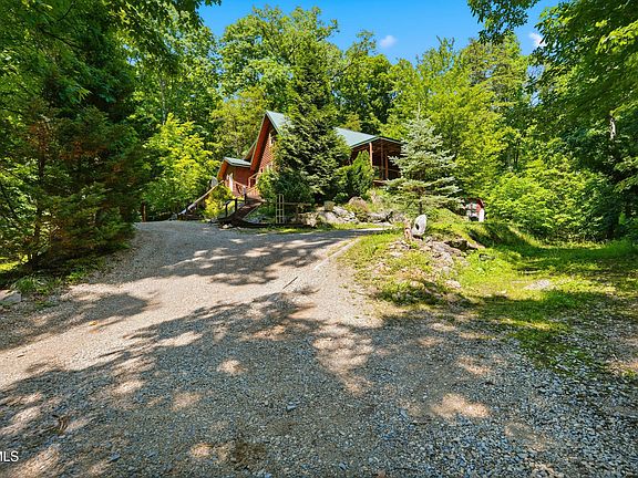 3rd image of 186 Raspberry Ridge Rd