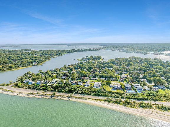 3rd image of 15 Cliff Dr