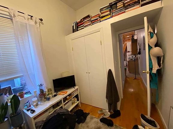 3rd image of 15 W 100th St APT 2N